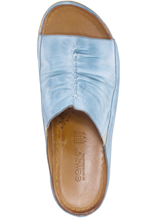 Sandaletten & Pantoletten - Gemini Pantolette mit seitlichen Gummizügen, in Größe 036 bis 042, in Farbe HELLBLAU Ansicht 2