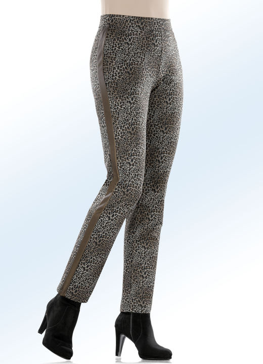 Hosen - Hose in aktueller Leo-Dessinierung Ansicht 2 Hosen - Hose in aktueller Leo-Dessinierung, in Größe 017 bis 052, in Farbe BRAUN-SCHWARZ Ansicht 2