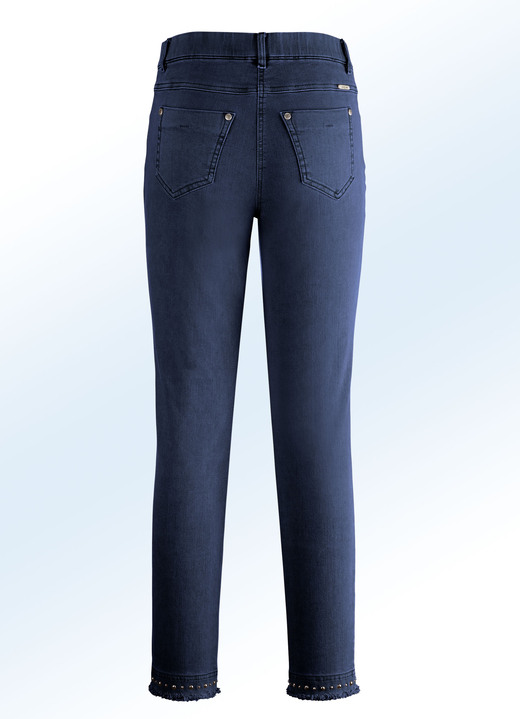 SALE % - Magic-Jeans mit toller Nietenzier sowie angesagtem Fransensaum Ansicht 16 SALE % - Magic-Jeans mit toller Nietenzier sowie angesagtem Fransensaum, in Größe 017 bis 052, in Farbe WEISS Ansicht 16