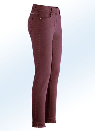 Magic-Jeans mit toller Nietenzier sowie angesagtem Fransensaum