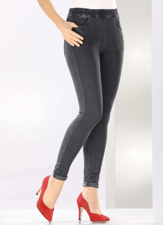 Hosen in Schlupfform - Super softe Jegging-Jeans, in Größe 017 bis 050, in Farbe JEANSBLAU Ansicht 15
