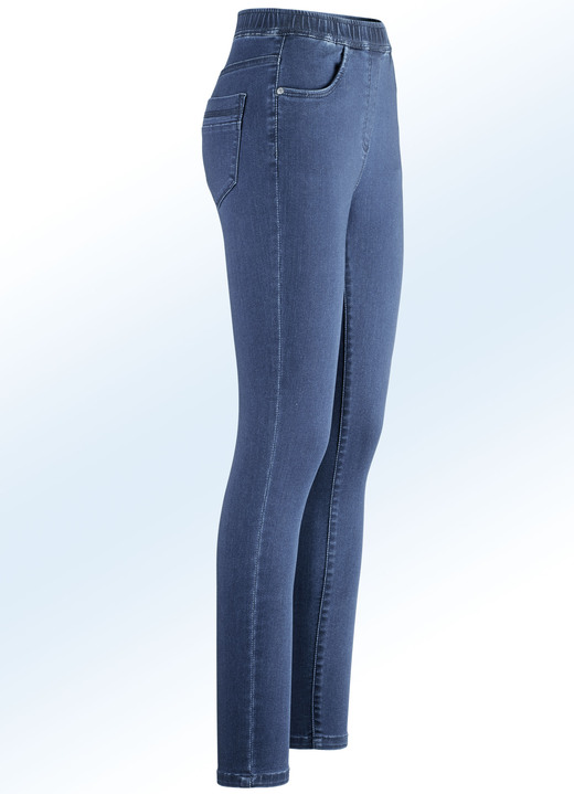Hosen in Schlupfform - Super softe Jegging-Jeans, in Größe 017 bis 050, in Farbe JEANSBLAU Ansicht 1