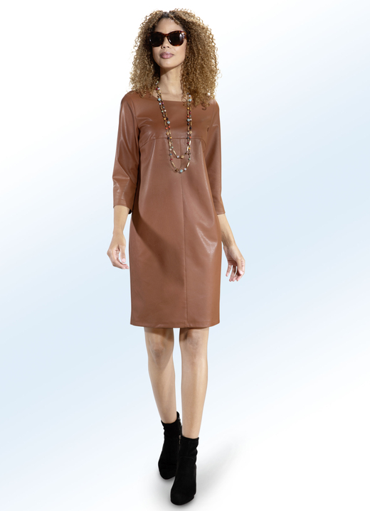 - Kleid in Schlupfform in 3 Farben, in Größe 034 bis 054, in Farbe COGNAC