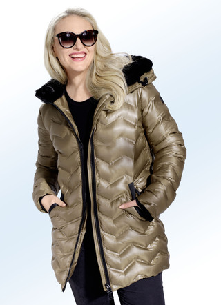 Funktionsjacke mit geklebten zickzackförmigen Kammern
