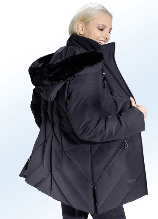 - Funktionsjacke mit Regenschild an der Kapuze, in Größe 036 bis 054, in Farbe SCHWARZ Ansicht 2