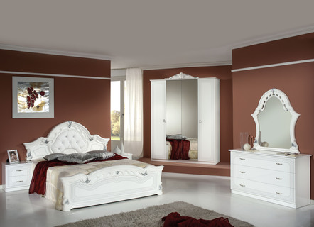 Schlafzimmerprogramm mit lackierter Hochglanz-Oberfläche