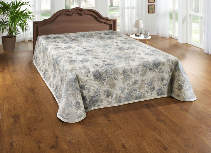 - Tagesdecke mit aufwendiger Steppung, in Größe 873 (für Einzelbett, 138x210 cm) bis 915 (für franz. Bett, 270x250 cm), in Farbe BLAU Ansicht 1