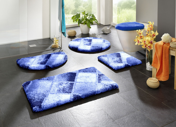 Badgarnituren - Traumhafte Badgarnitur in Supersoft-Qualität, in Größe 100 (Vorleger halbrund, 50/ 80 cm) bis 112 (WC-Deckelbezug, 47/ 50 cm), in Farbe BLAU Ansicht 1