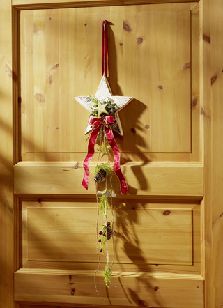Weihnachtlicher Dekohänger in naturnaher Optik