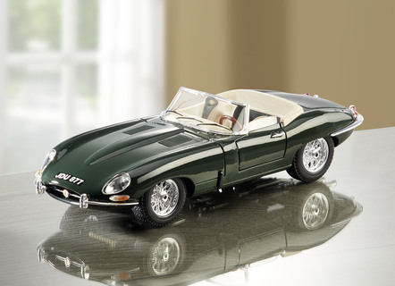 Jaguar E-Type Cabrio (1961) von Bburago