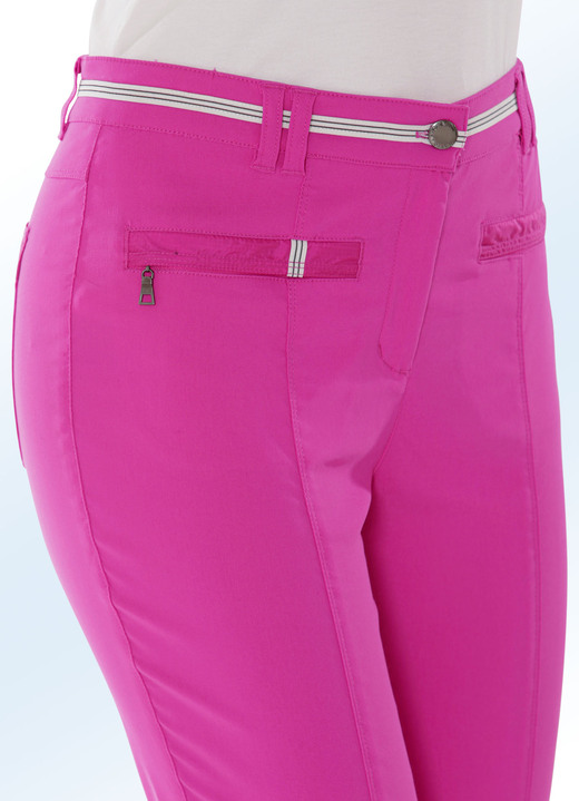 Hosen mit Knopf- und Reißverschluss - 7/8-lange Hose mit kontrastfarbenem Zierband Ansicht 4 Hosen mit Knopf- und Reißverschluss - 7/8-lange Hose mit kontrastfarbenem Zierband, in Größe 017 bis 052, in Farbe MINT Ansicht 4