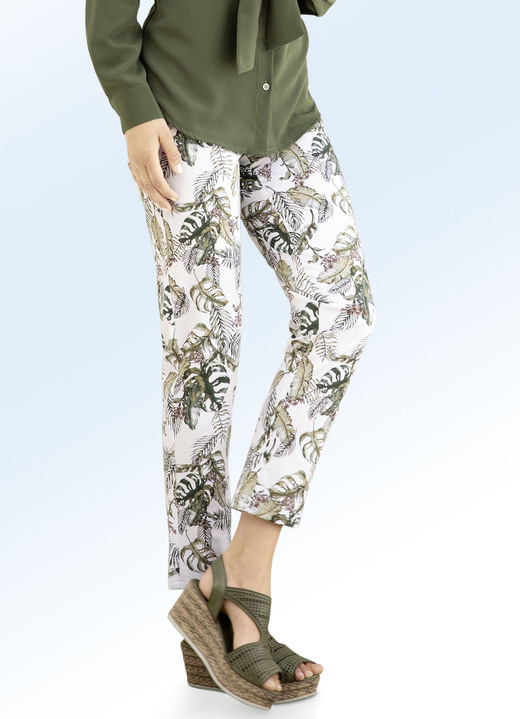 Damenmode - Hose in trendiger Blätterdessinierung, in Größe 018 bis 052, in Farbe WEISS-OLIV Ansicht 1