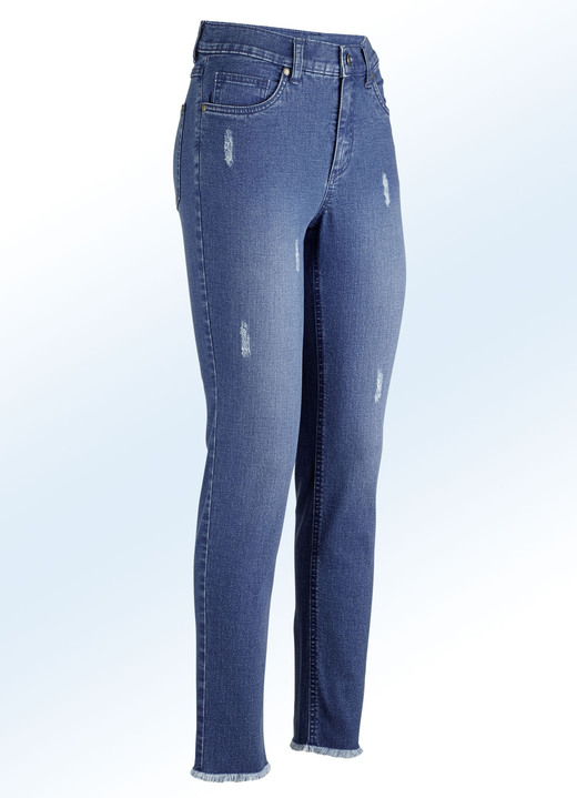 Jeans - Knöchellange Jeans in 5-Pocket-Form, in Größe 017 bis 050, in Farbe JEANSBLAU Ansicht 1