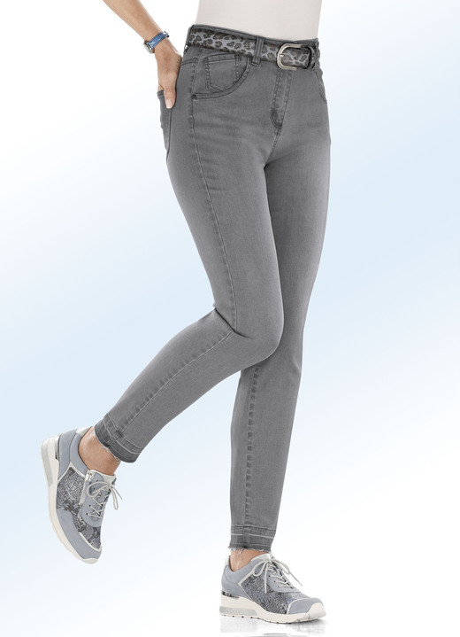 Hosen mit Knopf- und Reißverschluss - Knöchellange Jeans mit modischer Saumfärbung, in Größe 017 bis 050, in Farbe GRAU Ansicht 2