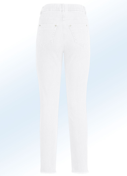 Hosen - Magic-Jeans mit angesagtem Fransensaum Ansicht 2 Hosen - Magic-Jeans mit angesagtem Fransensaum, in Größe 017 bis 052, in Farbe WEISS Ansicht 2