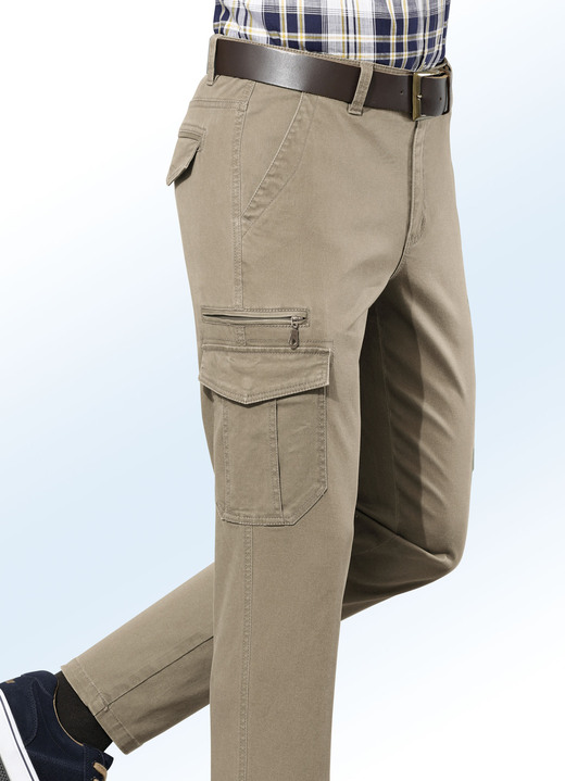 Hosen - Hose mit Cargotaschen in 3 Farben Hosen - Hose mit Cargotaschen in 3 Farben, in Größe 024 bis 060, in Farbe BEIGE