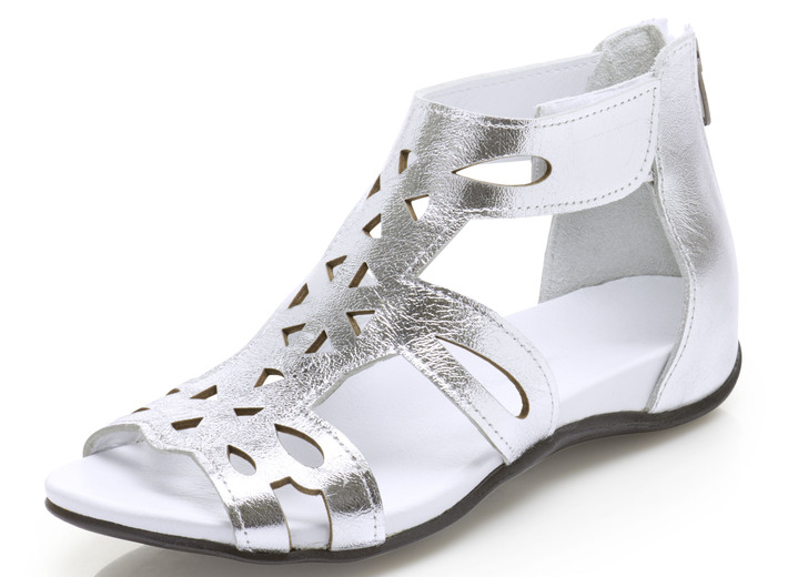 Sandaletten & Pantoletten - Sandale aus luftigem Metallicleder, in Größe 036 bis 041, in Farbe SILBER Ansicht 1