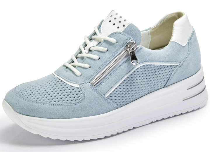 Slipper & Schnürschuhe - Waldläufer Sneaker mit Lackeinsätzen, in Größe 3 1/2 bis 8, in Farbe HELLBLAU Ansicht 1