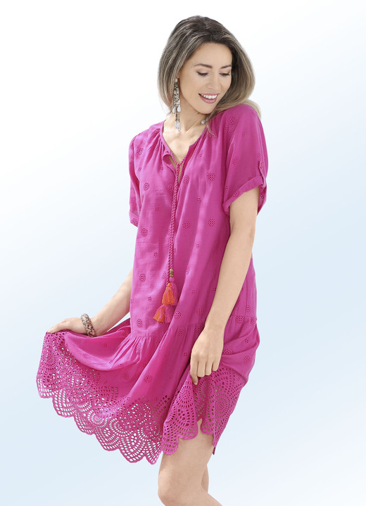 Bade- & Strandmode - Kleid mit Lochstickerei, aus reiner Baumwolle Ansicht 3 Bade- & Strandmode - Kleid mit Lochstickerei, aus reiner Baumwolle, in Größe 036 bis 052, in Farbe FUCHSIA Ansicht 3