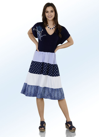 Kleid mit aufwendigem Stickereimotiv