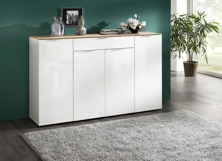 Stilvolles Sideboard mit Hochglanz-Fronten