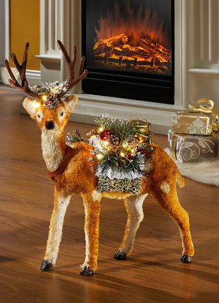 Rentier aus Kunst- und Textilmaterial