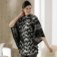 Ponchos - Poncho-Pullover in weich fließendem Material – Farbe SCHWARZ-ECRU – Ansicht 1 Ponchos - Poncho-Pullover in weich fließendem Material, in Größe L(44/46) bis XXL(52/54), in Farbe SCHWARZ-ECRU – Farbe SCHWARZ-ECRU – Ansicht 1