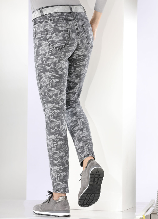 Hosen - Jeans mit Camouflage-Dessinierung Ansicht 8 Hosen - Jeans mit Camouflage-Dessinierung, in Größe 017 bis 050, in Farbe BLAU-HELLBLAU Ansicht 8