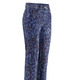 Hosen - Jeans mit angesagter Tierfelldessinierung – Farbe DUNKELBLAU-JEANSBLAU-BORDEAUX – Ansicht 1 Hosen - Jeans mit angesagter Tierfelldessinierung, in Größe 017 bis 052, in Farbe DUNKELBLAU-JEANSBLAU-BORDEAUX – Farbe DUNKELBLAU-JEANSBLAU-BORDEAUX – Ansicht 1