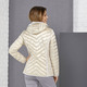 Kurz - Funktionsjacke mit abnehmbarer Kapuze – Farbe HELLBEIGE – Ansicht 3 Kurz - Funktionsjacke mit abnehmbarer Kapuze, in Größe 034 bis 052, in Farbe KHAKI – Farbe HELLBEIGE – Ansicht 3