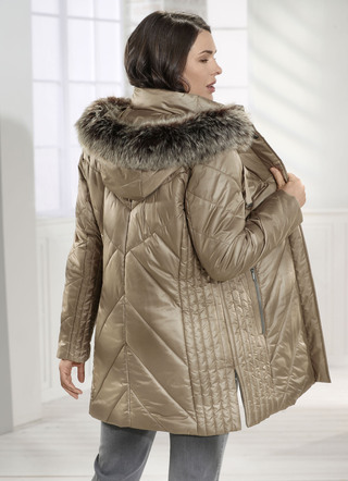 Jacke mit abnehmbarer Kapuze