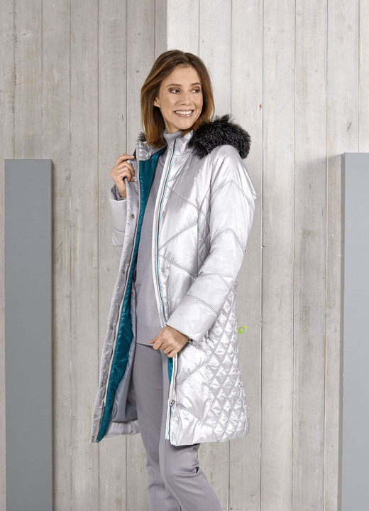 - Kurzmantel mit smaragdgrünem Zierstepp, in Größe 036 bis 054, in Farbe SILBERGRAU Ansicht 1