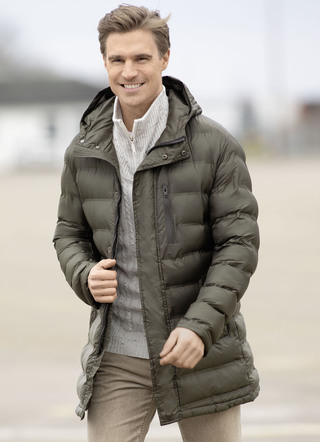 Steppjacke mit angeschnittener Kapuze