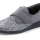 Hausschuhe - Laurina, klassische Damen-Klettschuhe, mit elastischem Samt – Farbe GRAU – Ansicht 1 Hausschuhe - Laurina, klassische Damen-Klettschuhe, mit elastischem Samt, in Größe 036 bis 042, in Farbe BORDEAUX – Farbe GRAU – Ansicht 1