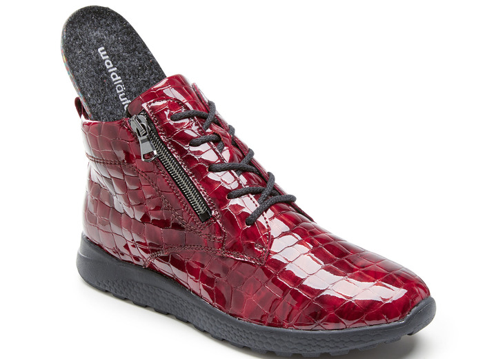 Stiefel & Stiefeletten - Waldläufer Schnür-Stiefelette aus edlem, krokogeprägtem Lackleder Ansicht 2 Stiefel & Stiefeletten - Waldläufer Schnür-Stiefelette aus edlem, krokogeprägtem Lackleder, in Größe 4 1/2 bis 9, in Farbe ROT Ansicht 2