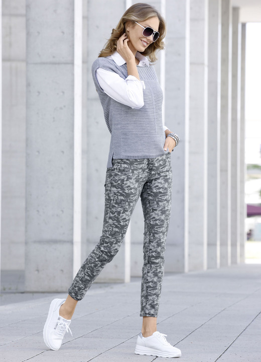 Hosen - Jeans mit Camouflage-Dessinierung Ansicht 9 Hosen - Jeans mit Camouflage-Dessinierung, in Größe 017 bis 050, in Farbe BLAU-HELLBLAU Ansicht 9