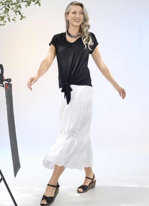 - Stufenrock mit schöner Lochstickerei, in Größe 017 bis 050, in Farbe WEISS Ansicht 2