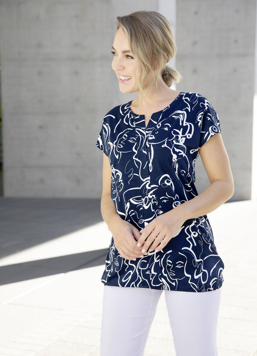 Kurzarm - Shirt mit dekorativem Schlitz in 2 Farben, in Größe 036 bis 052, in Farbe WEISS-MARINE Ansicht 2