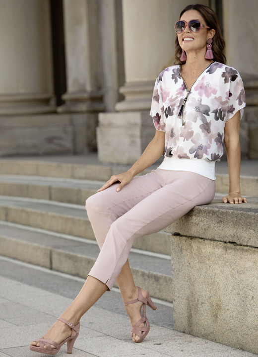 Tuniken - Poncho-Tunika mit Schmuckanhänger Ansicht 2 Tuniken - Poncho-Tunika mit Schmuckanhänger, in Größe 036 bis 052, in Farbe ECRU-BUNT Ansicht 2