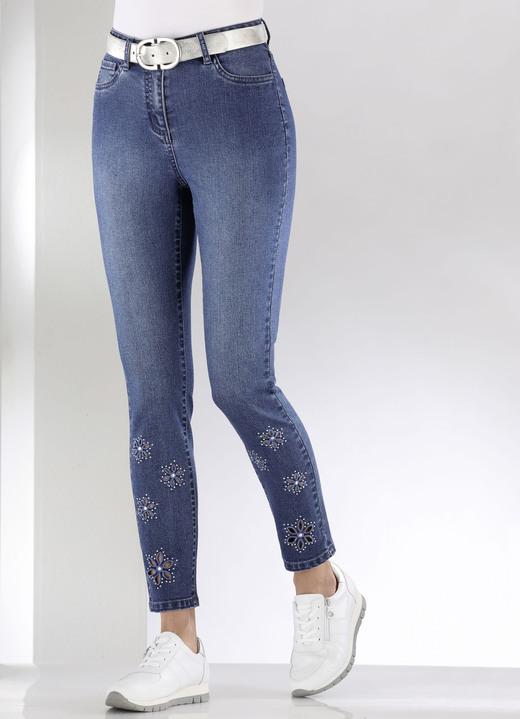 Hosen - Jeans mit floralen Lochstickereien und Strasssteinchen Ansicht 7 Hosen - Jeans mit floralen Lochstickereien und Strasssteinchen, in Größe 017 bis 050, in Farbe HELLBLAU Ansicht 7