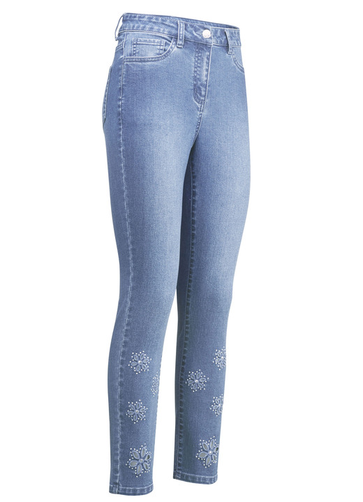 Damenmode - Jeans mit floralen Lochstickereien und Strasssteinchen, in Größe 017 bis 050, in Farbe HELLBLAU Ansicht 1