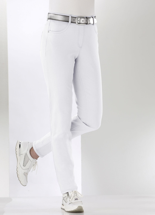 Hosen in Schlupfform - Magic-Jeans mit hohem Stretchanteil Ansicht 11 Hosen in Schlupfform - Magic-Jeans mit hohem Stretchanteil, in Größe 017 bis 054, in Farbe FLIEDER Ansicht 11