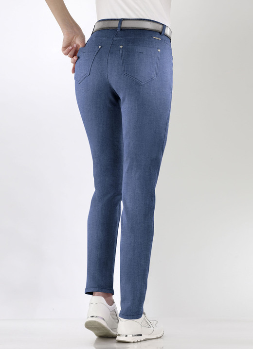 Hosen in Schlupfform - Magic-Jeans mit hohem Stretchanteil Ansicht 4 Hosen in Schlupfform - Magic-Jeans mit hohem Stretchanteil, in Größe 017 bis 054, in Farbe JEANSBLAU Ansicht 4