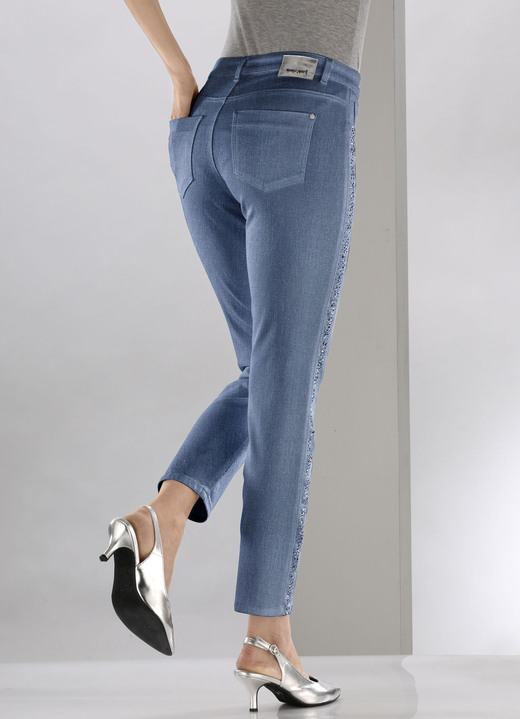 Hosen - Edel-Jeans mit effektvollen Strasssteinen Ansicht 8 Hosen - Edel-Jeans mit effektvollen Strasssteinen, in Größe 017 bis 052, in Farbe PINK Ansicht 8