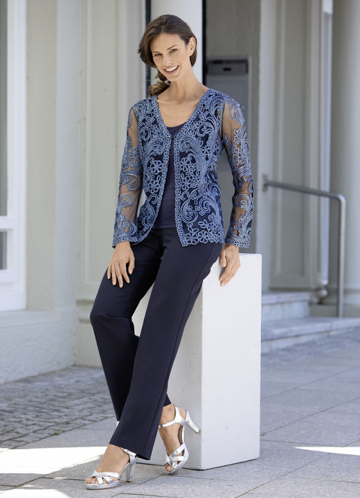 Anlassblusen - Blusenjacke mit Schmuckknöpfen Ansicht 2 Anlassblusen - Blusenjacke mit Schmuckknöpfen, in Größe 036 bis 052, in Farbe MARINE-BLEU Ansicht 2
