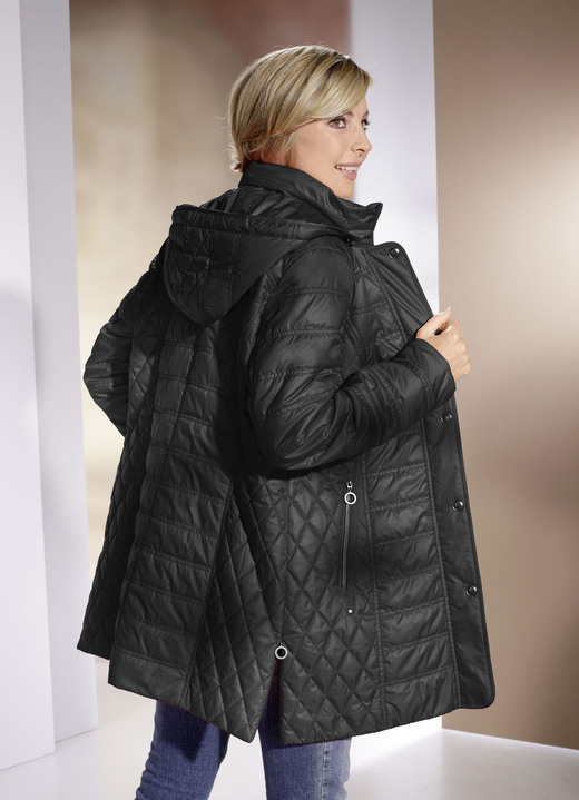 Kurz - Jacke mit Reißverschluss an den Seitenschlitzen, in Größe 018 bis 054, in Farbe HUMMER Ansicht 3