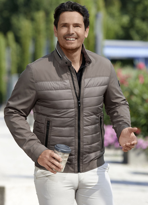 Jacken & Mäntel - Kurzjacke von „Gate One“ Ansicht 2 Jacken & Mäntel - Kurzjacke von „Gate One“, in Größe 048 bis 060, in Farbe BRAUN Ansicht 2