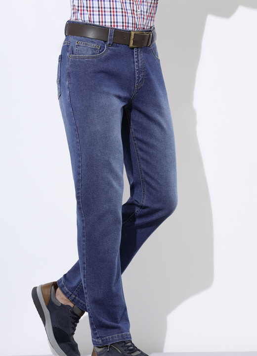 Jeans - Jeans in 5-Pocket Form in 3 Farben, in Größe 024 bis 060, in Farbe JEANSBLAU Ansicht 1