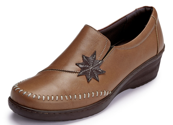 Slipper & Schnürschuhe - Gemini Slipper mit Leder-Applikation, in Größe 036 bis 042, in Farbe COGNAC Ansicht 1