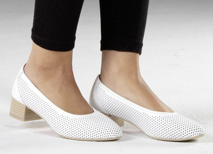 Pumps & Ballerina - ELENA EDEN Pumps mit luftiger Perforation, in Größe 3 1/2 bis 8, in Farbe HELLBLAU Ansicht 5